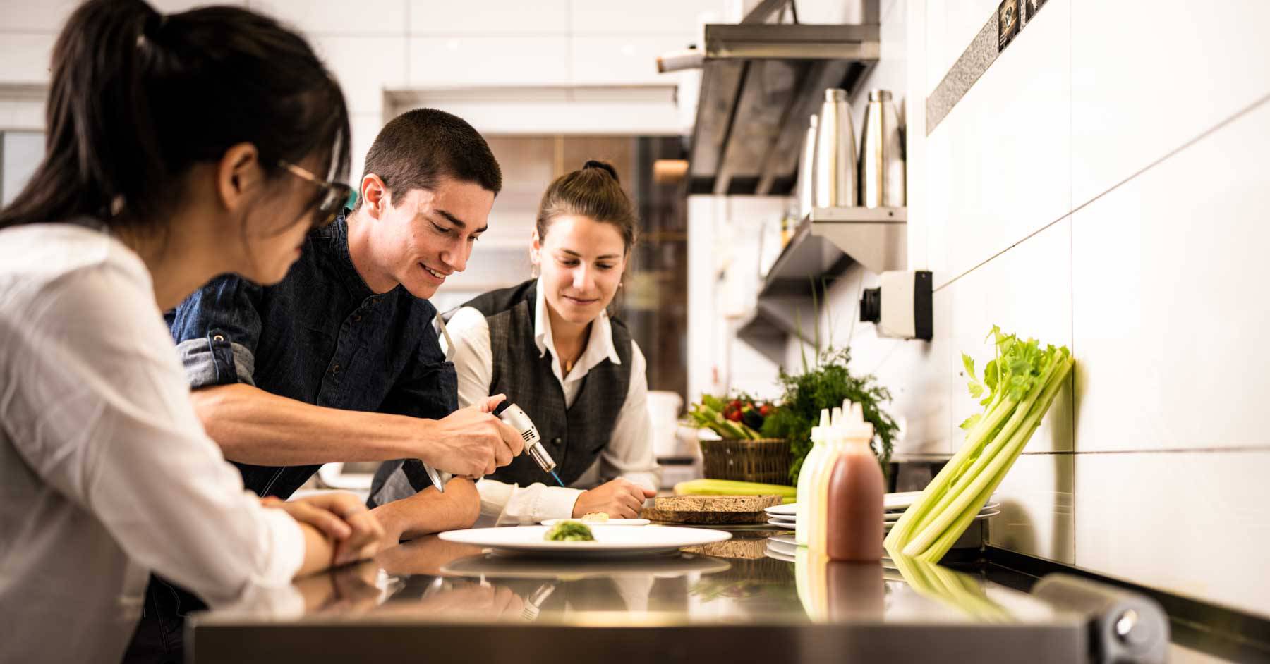 Karriere im Hotel das Rübezahl - Lehrlinge bei der Arbeit