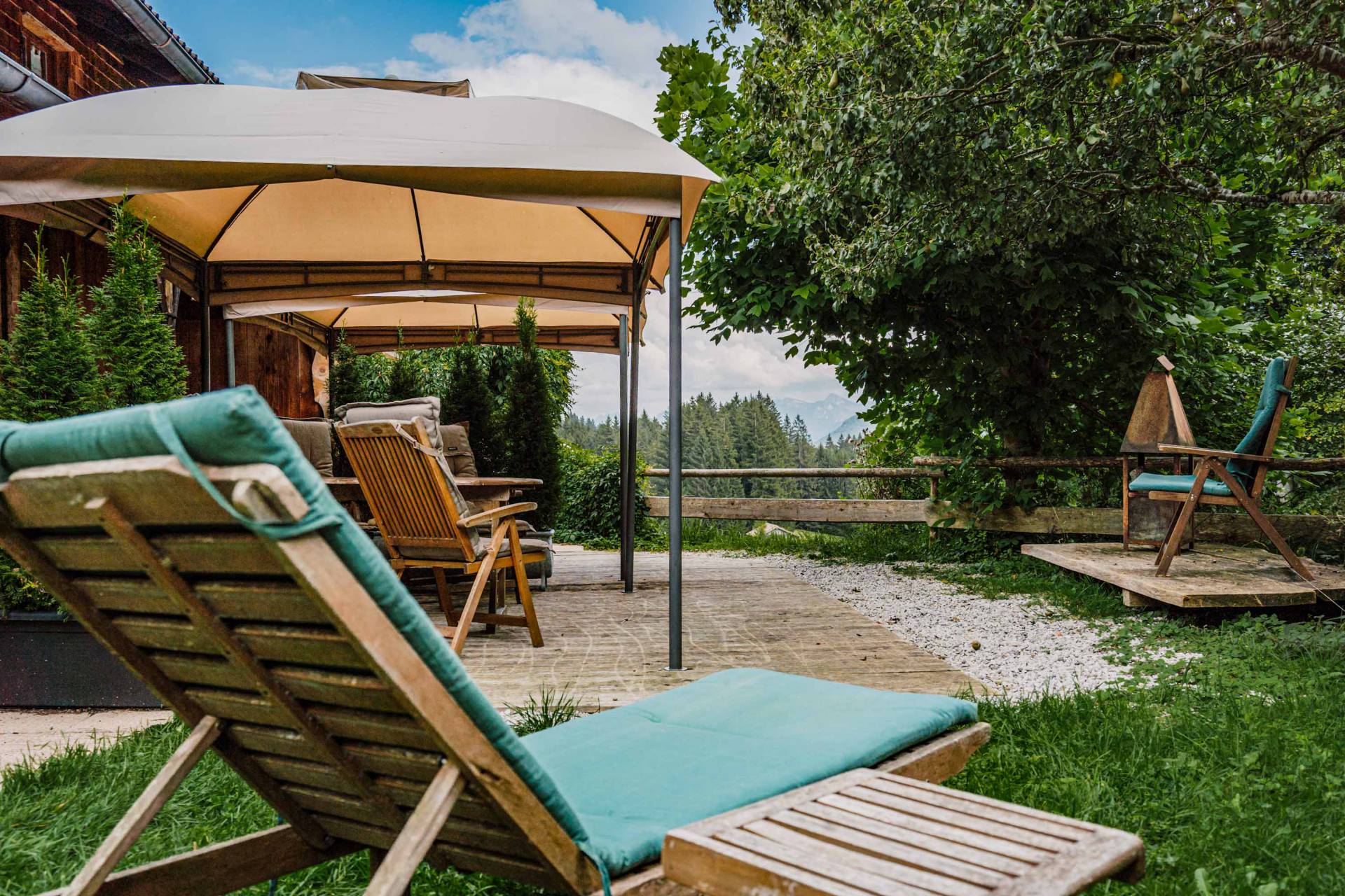 Terrasse der Chalets auf der Edelsberghütte in Pfronten