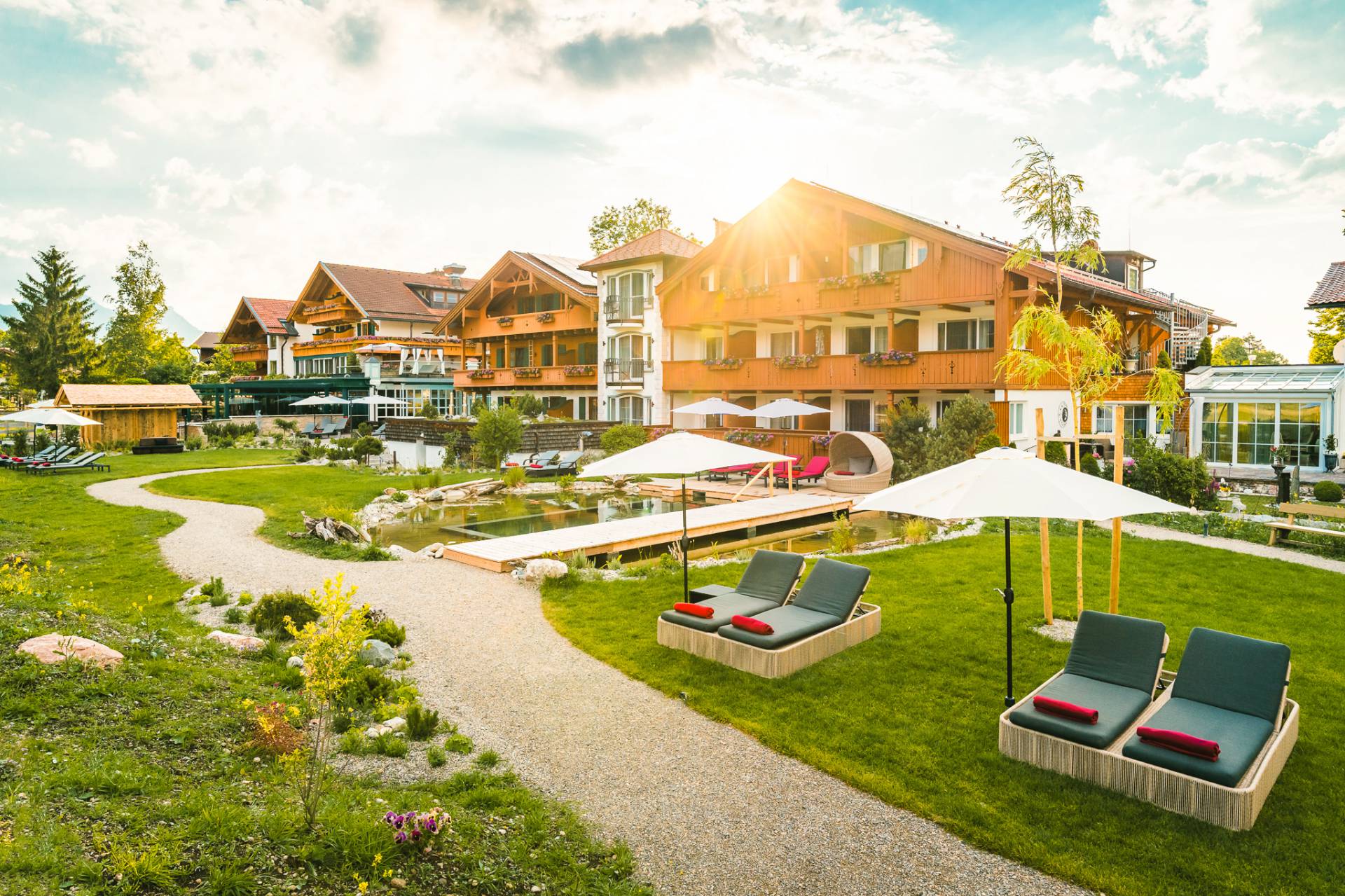 Welnesshotel in den Bergen mit Pool