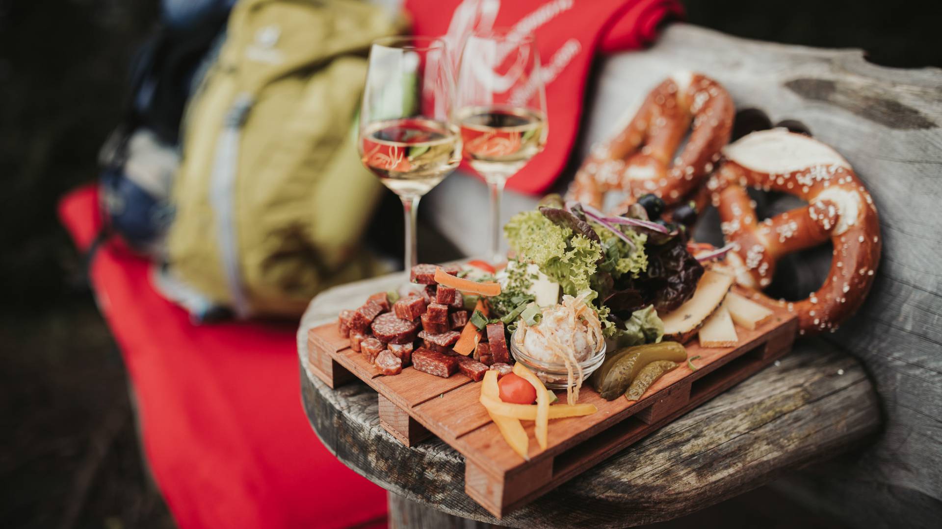 Brotzeit auf dem Berg in Schwangau