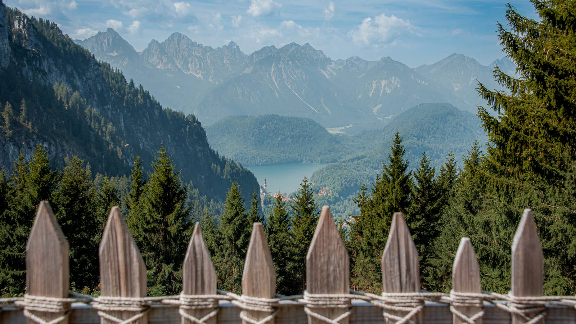 Ausblick auf Schloss Neuschwanstein von der Rohrkopfhütte