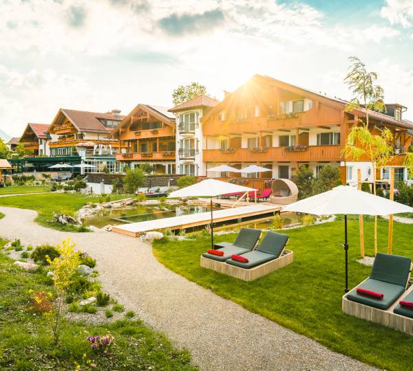 Welnesshotel in den Bergen mit Pool