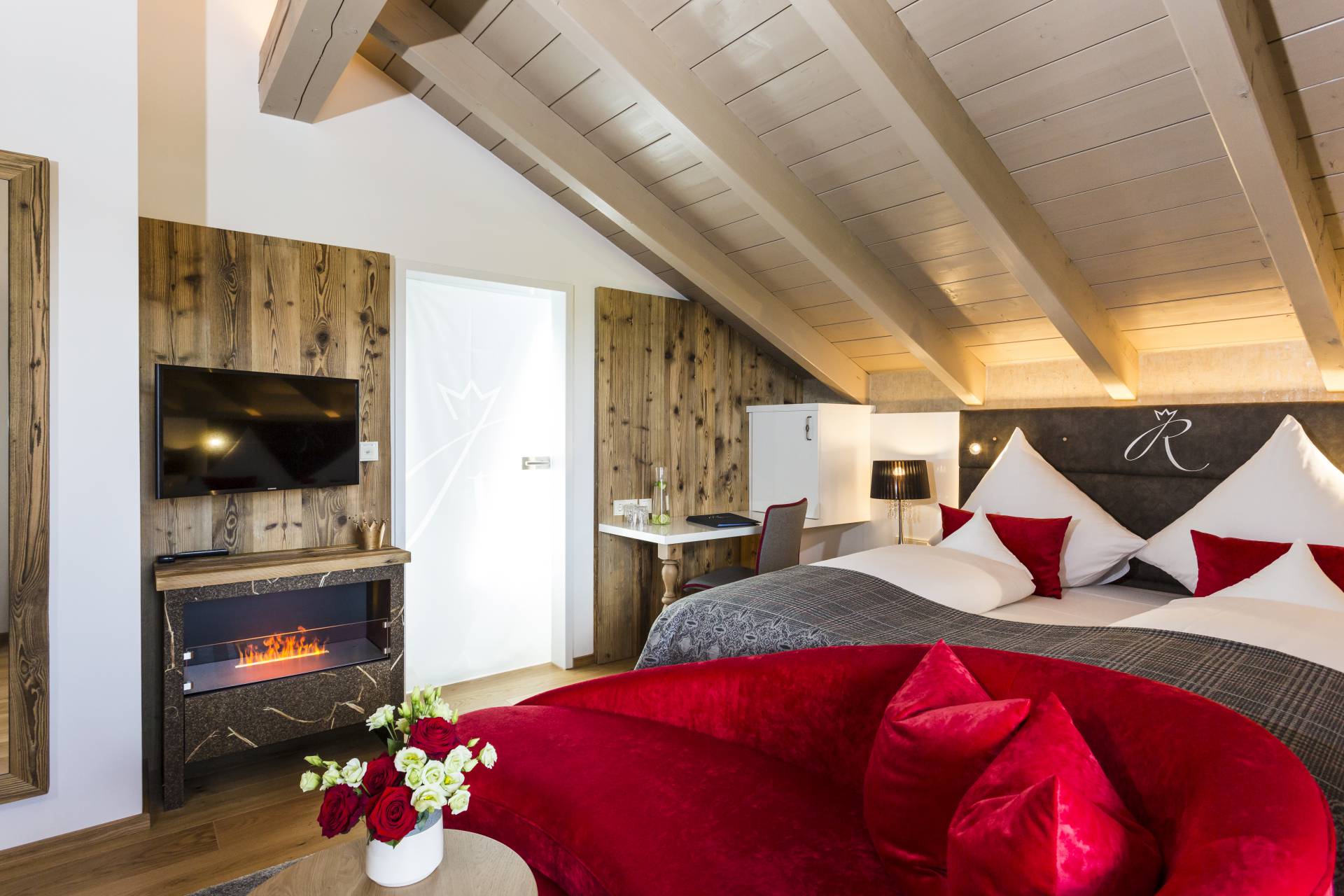 Kuschelzimmer mit Kamin im Hotel Das Rübezahl