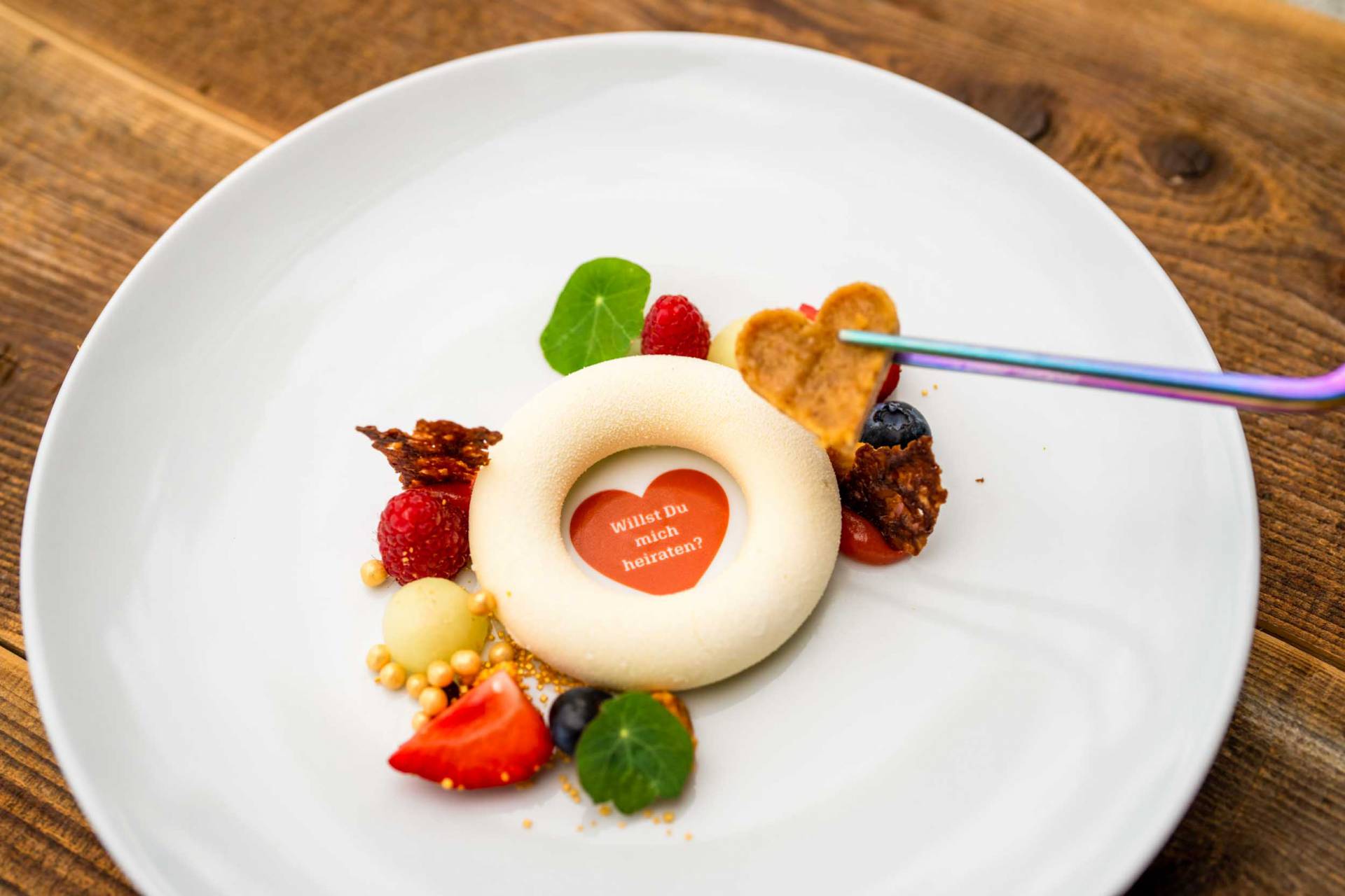 Dessert mit Botschaft "Willst du mich heiraten?"