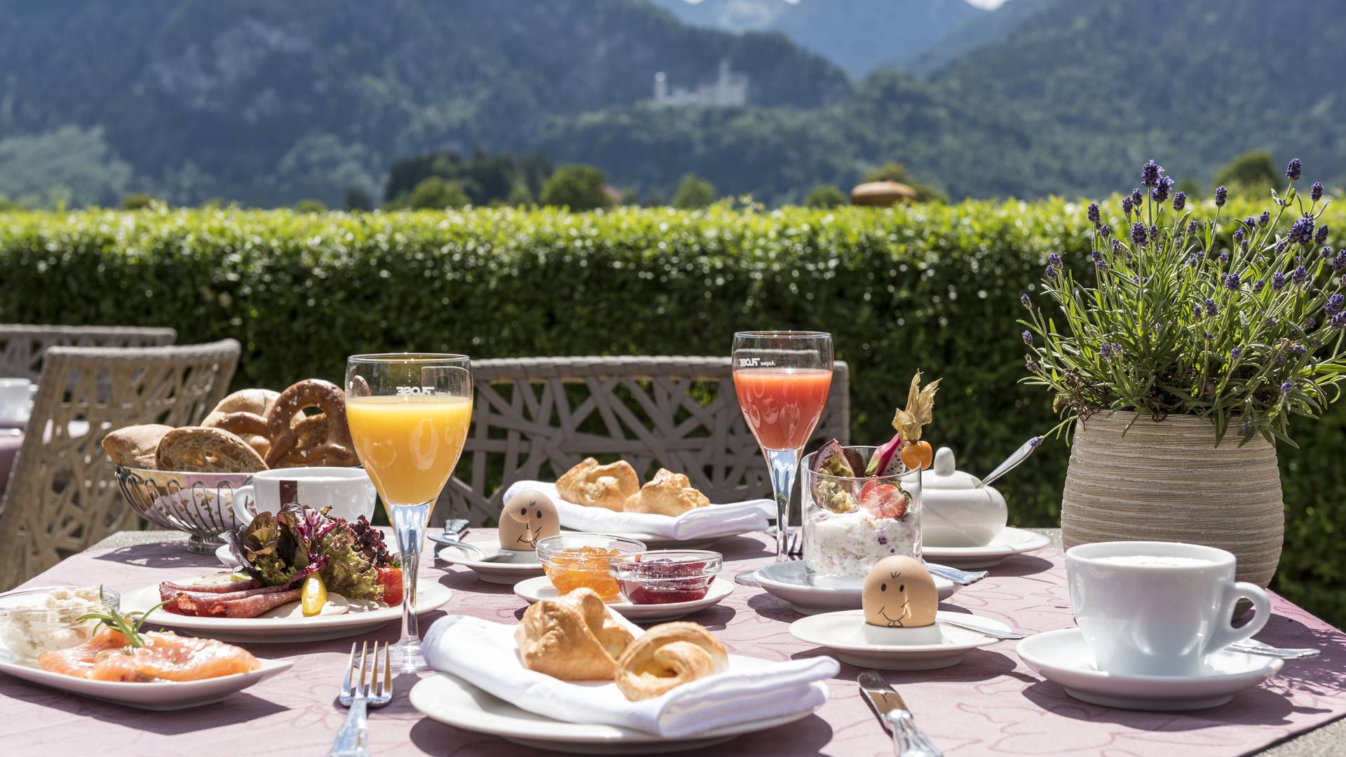 Frühstück mit Aussicht auf Schloss Neuschwanstein