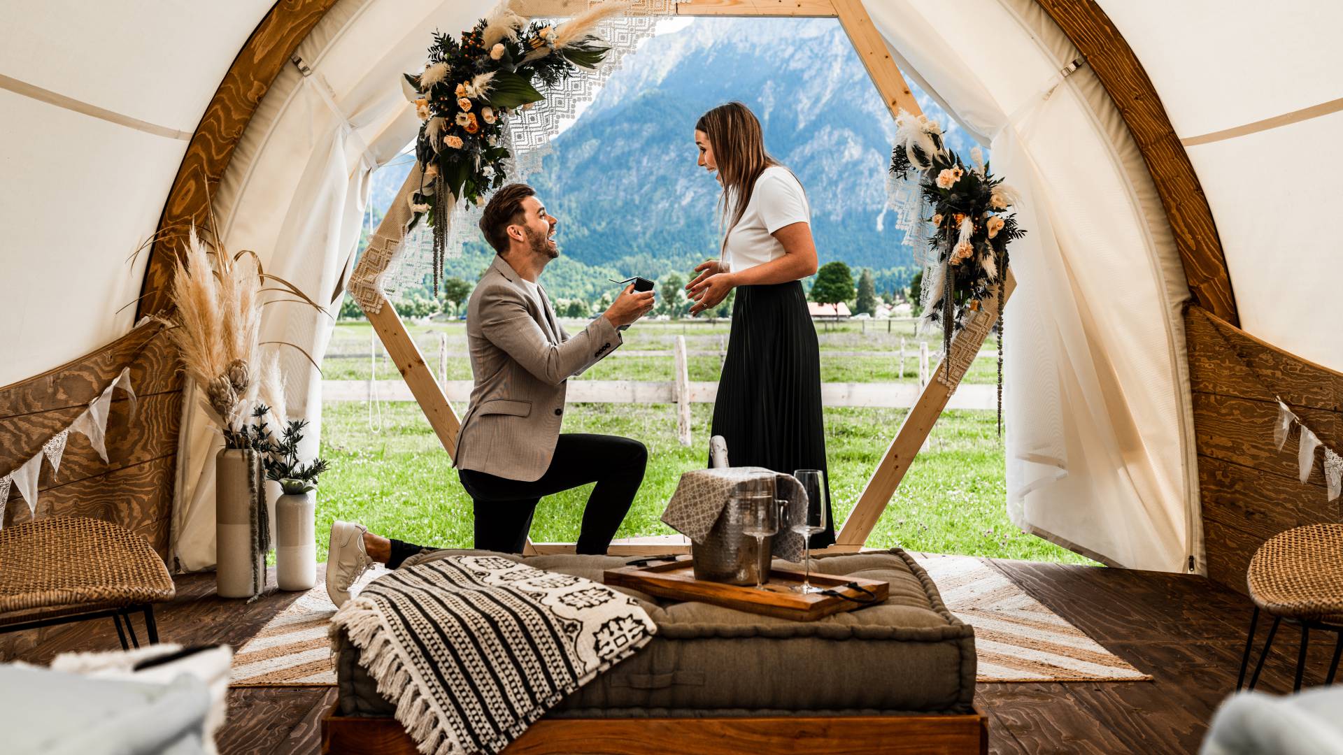 Heiratsantrag mit Blick auf Schloss Neuschwanstein