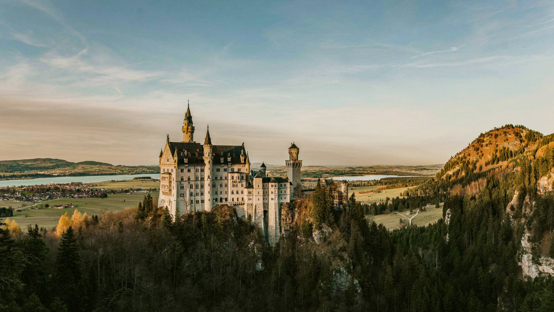 Schloss Neuschwanstein bei Füssen im Abendrot