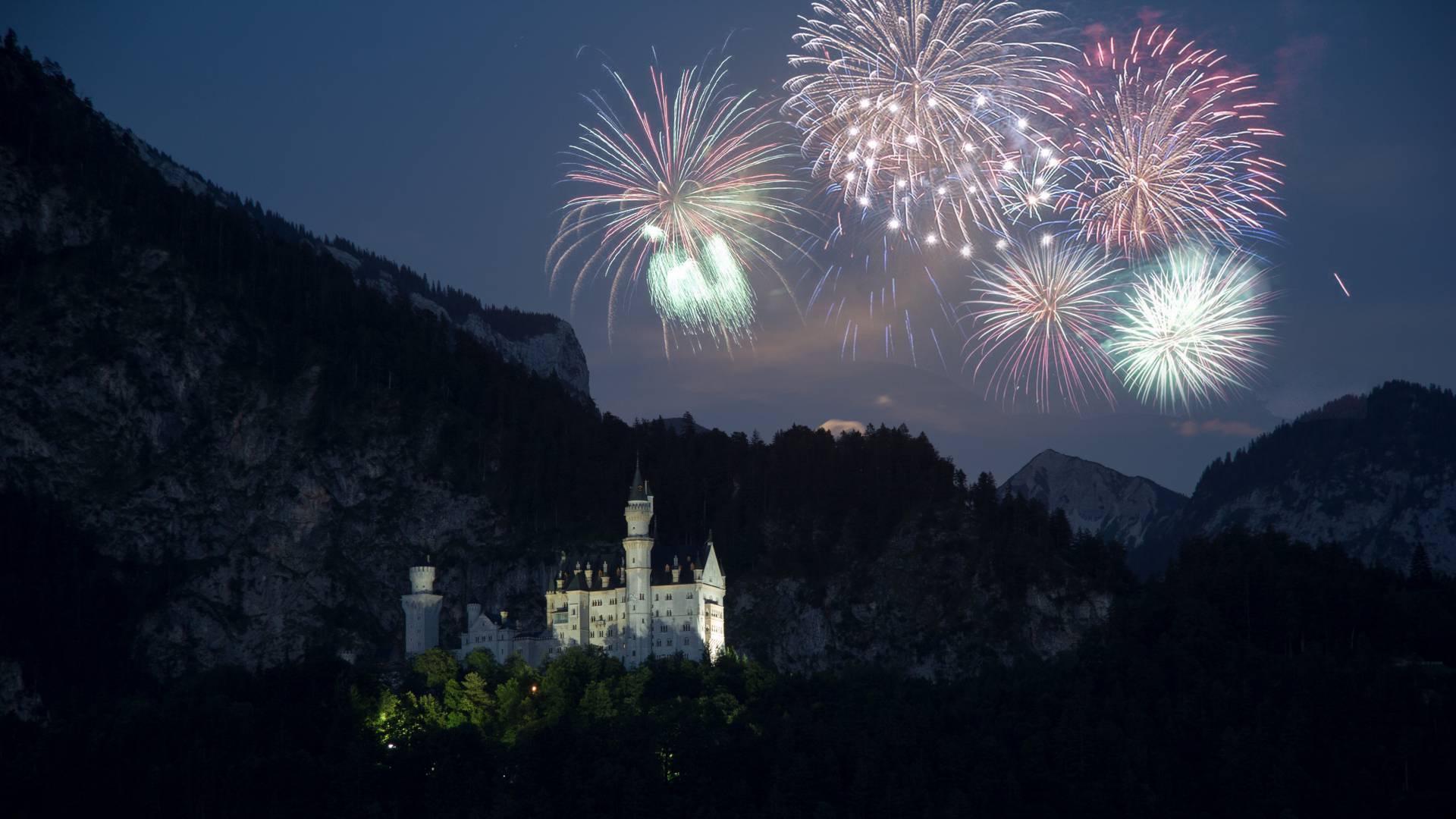 Feuerwerk am Schloss Neuschwanstein in Füssen