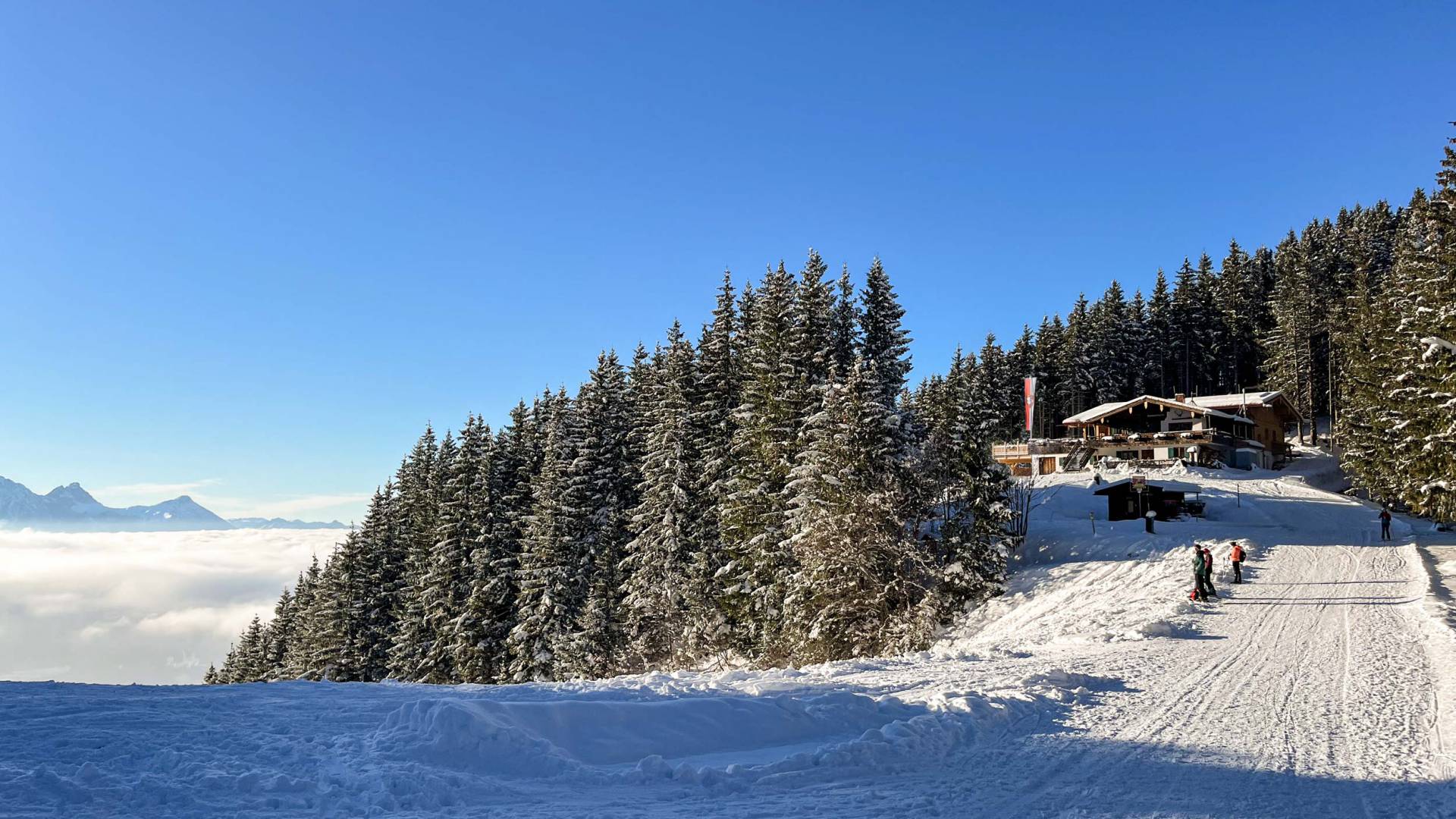 Wanderweg am Tegelberg im Winter