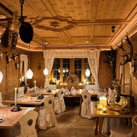 Romantisches Candle Light Dinner in Zirbenstube bei Füssen, Allgäu