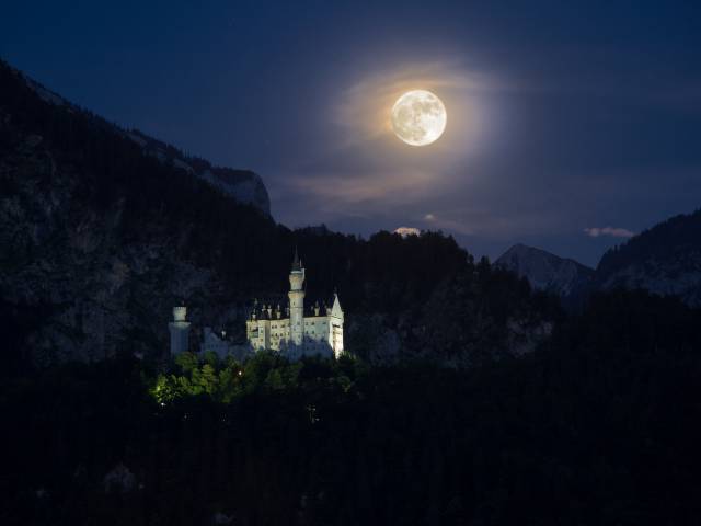 Schloss Neuschwanstein bei Mondschein