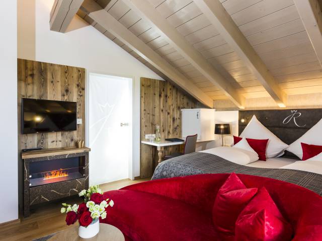 Kuschelzimmer mit Kamin im Hotel Das Rübezahl