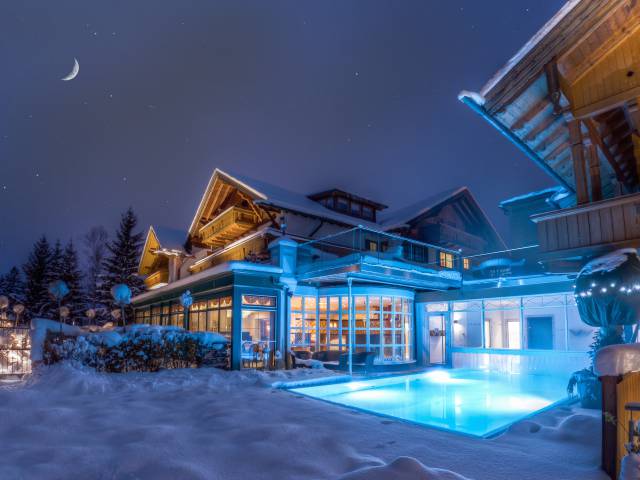 Wellnesshotel das Rübezahl Außenpool im Winter